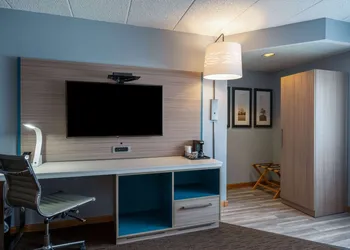 AmericInn by Wyndham Eau Claire hotel thumbnail 6