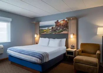 AmericInn by Wyndham Eau Claire hotel thumbnail 7