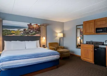 AmericInn by Wyndham Eau Claire hotel thumbnail 8