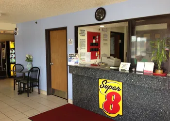 Super 8 by Wyndham New Castle hotel thumbnail 3