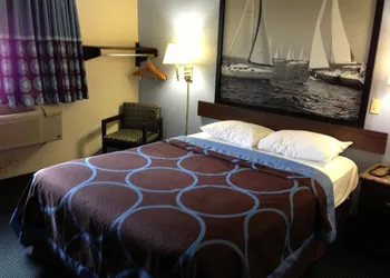 Super 8 by Wyndham New Castle hotel thumbnail 4