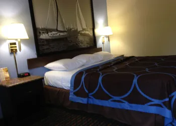 Super 8 by Wyndham New Castle hotel thumbnail 6