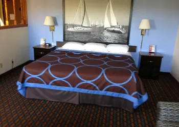 Super 8 by Wyndham New Castle hotel thumbnail 8