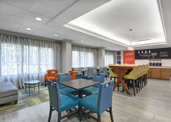 Hampton Inn Gallatin hotel thumbnail 2