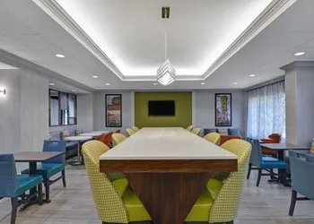 Hampton Inn Gallatin hotel thumbnail 3