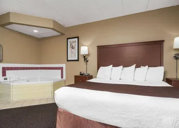 AmericInn by Wyndham Lake City hotel thumbnail 5