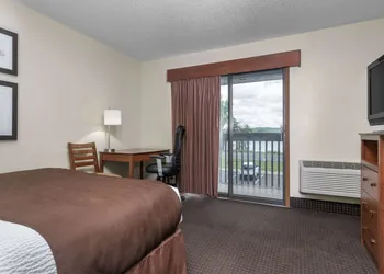 AmericInn by Wyndham Lake City hotel thumbnail 6