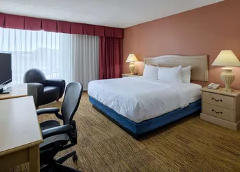 Wyndham El Paso Airport Hotel & Waterpark hotel thumbnail 5