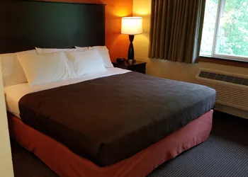 AmericInn by Wyndham Menomonie hotel thumbnail 6