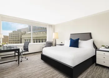 The Fairmont Winnipeg Gold Experience hotel thumbnail 3