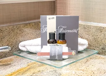 The Fairmont Winnipeg Gold Experience hotel thumbnail 8