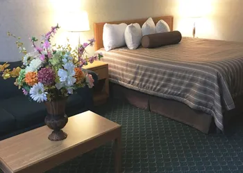 Travelodge by Wyndham Winnipeg East hotel thumbnail 6