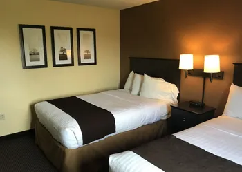 AmericInn by Wyndham West Bend hotel thumbnail 5