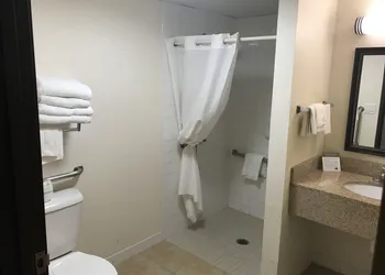 AmericInn by Wyndham West Bend hotel thumbnail 7