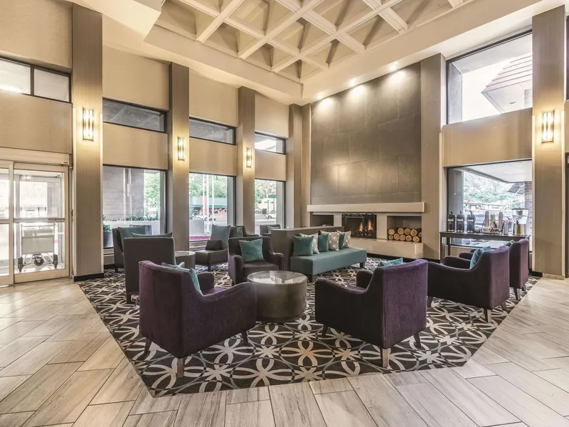 La Quinta Inn & Suites by Wyndham Glenwood Springs hotel detail image 2