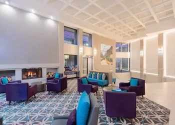 La Quinta Inn & Suites by Wyndham Glenwood Springs hotel thumbnail 4