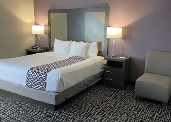 La Quinta Inn & Suites by Wyndham Glenwood Springs hotel thumbnail 5