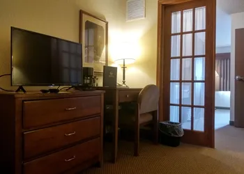 Madelia Hotel & Suites hotel thumbnail 5