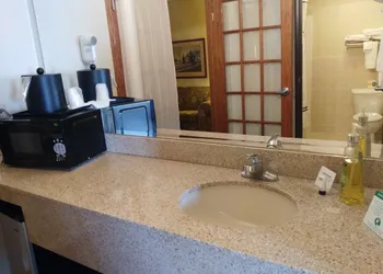 Madelia Hotel & Suites hotel thumbnail 6