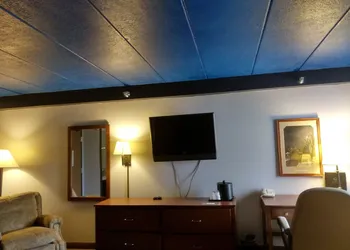 Madelia Hotel & Suites hotel thumbnail 7