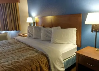Madelia Hotel & Suites hotel thumbnail 8