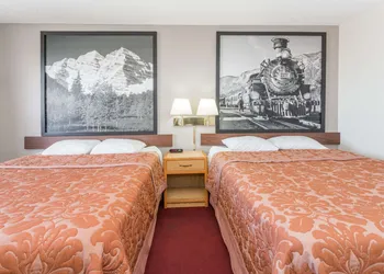 Super 8 by Wyndham Grand Junction Colorado hotel thumbnail 3