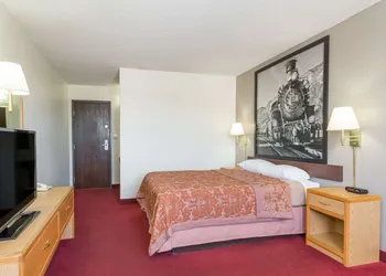 Super 8 by Wyndham Grand Junction Colorado hotel thumbnail 6