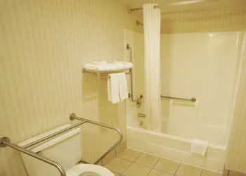 Red Roof Inn Gurnee - Waukegan hotel thumbnail 8