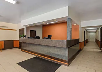 Econo Lodge Manistee hotel thumbnail 2