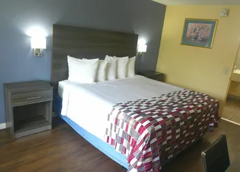 Red Roof Inn Hampton Coliseum hotel thumbnail 7