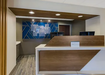 Holiday Inn Express Hampton - Coliseum Central by IHG hotel thumbnail 2