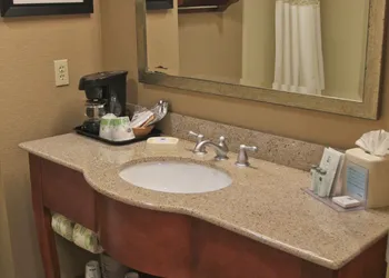 Hampton Inn Hampton-Newport News hotel thumbnail 5