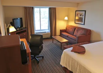Hampton Inn Hampton-Newport News hotel thumbnail 6
