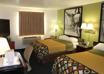Super 8 by Wyndham Newport News/Jefferson Ave. hotel thumbnail 6