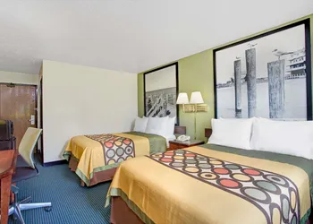 Super 8 by Wyndham Newport News/Jefferson Ave. hotel thumbnail 8