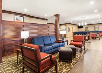 Comfort Inn La Porte hotel thumbnail 3
