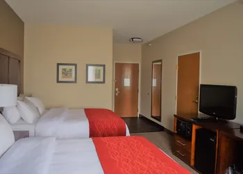 Comfort Inn La Porte hotel thumbnail 6
