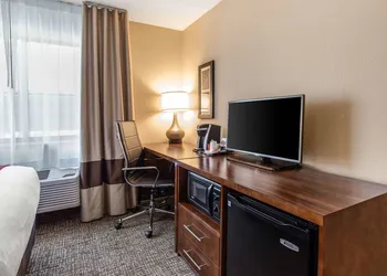 Comfort Inn La Porte hotel thumbnail 7