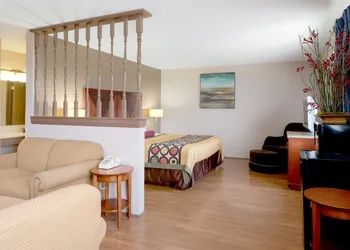 Super 8 by Wyndham Nampa hotel thumbnail 4