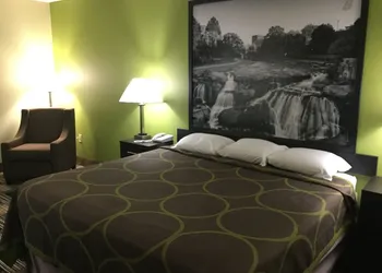 Super 8 by Wyndham Greer/Spartanburg Area hotel thumbnail 5