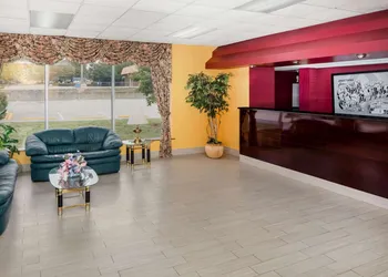 Super 8 by Wyndham Gaffney hotel thumbnail 4