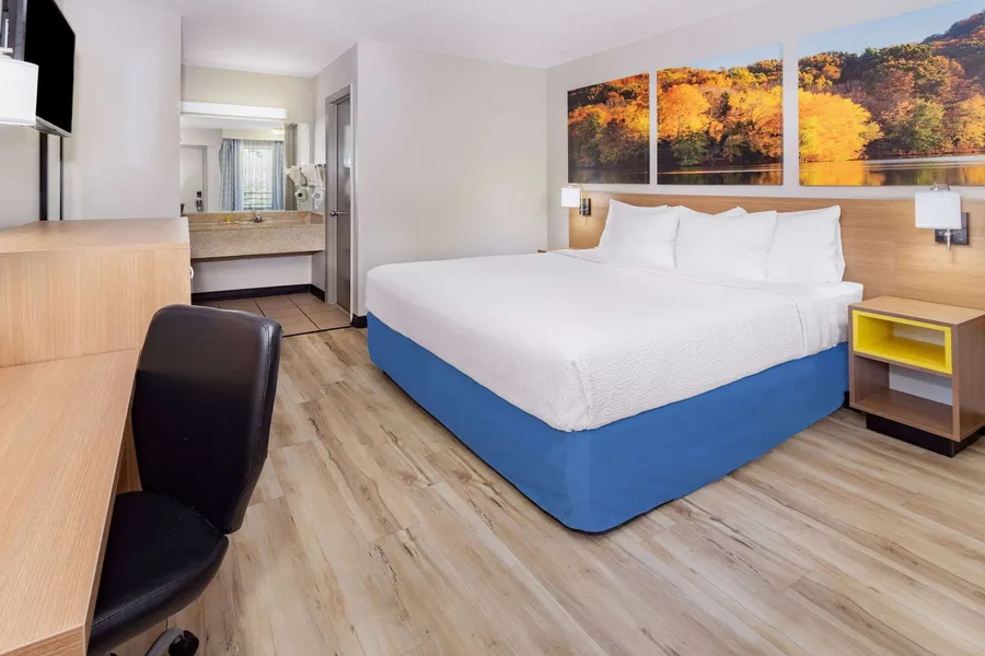 Days Inn by Wyndham Spartanburg Waccamaw hotel detail image 6