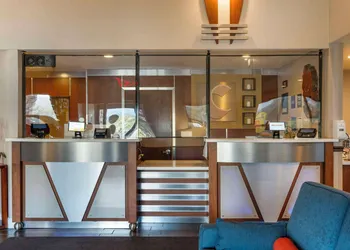 Comfort Inn & Suites Redwood Country hotel thumbnail 2