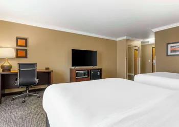 Comfort Inn & Suites Redwood Country hotel thumbnail 6
