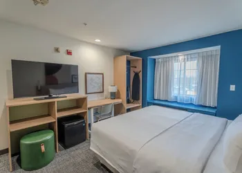 Spark by Hilton Sterling Dulles Airport hotel thumbnail 7