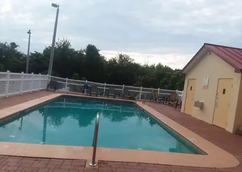 Wingate by Wyndham Leesburg Florida hotel thumbnail 8