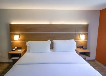 Holiday Inn Express & Suites Lincoln East - White Mountains by IHG hotel thumbnail 7