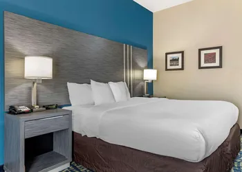 Comfort Inn & Suites Pauls Valley - City Lake hotel thumbnail 3