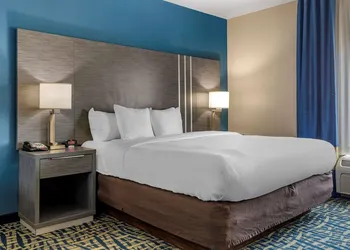 Comfort Inn & Suites Pauls Valley - City Lake hotel thumbnail 5