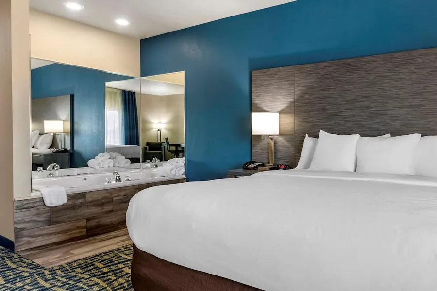 Comfort Inn & Suites Pauls Valley - City Lake hotel detail image 6